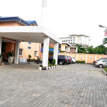 Primal Hotel Isaac John Gra Ikeja Bagian luar foto