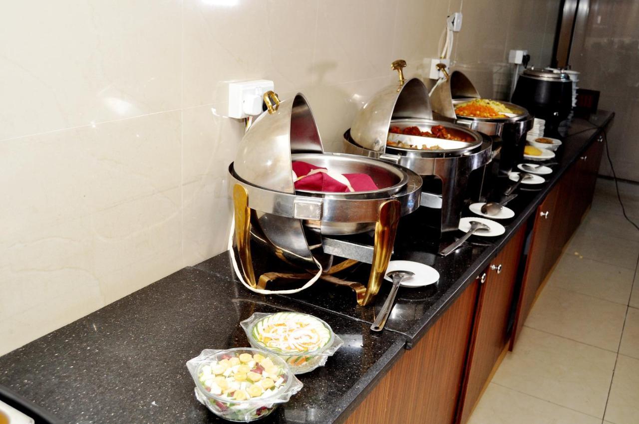Primal Hotel Isaac John Gra Ikeja Bagian luar foto