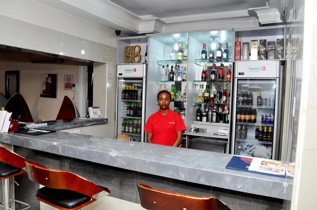 Primal Hotel Isaac John Gra Ikeja Bagian luar foto