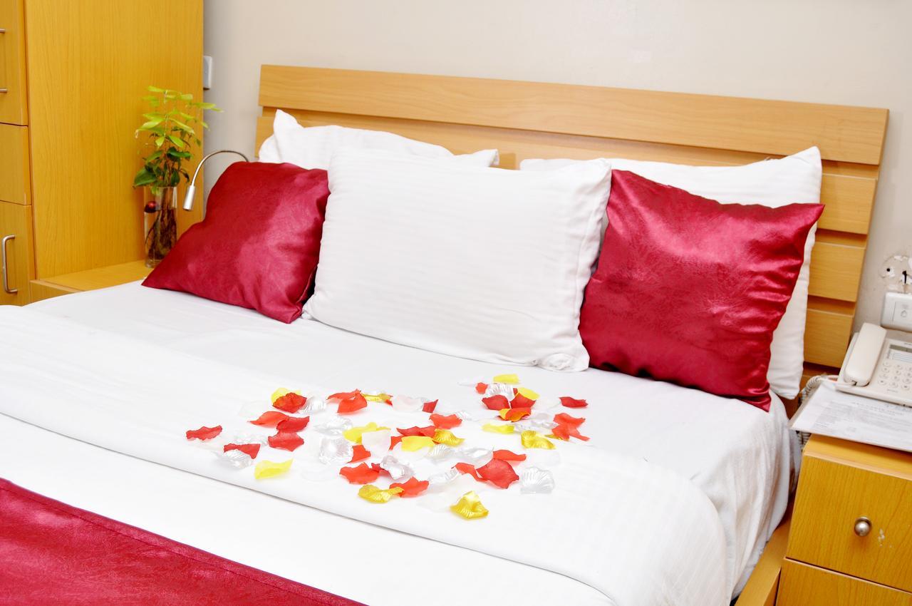 Primal Hotel Isaac John Gra Ikeja Bagian luar foto