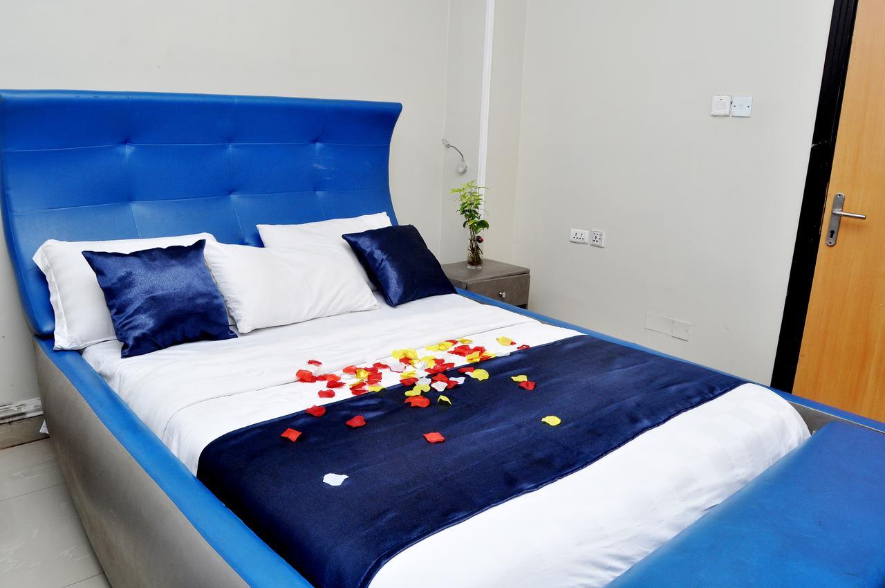 Primal Hotel Isaac John Gra Ikeja Bagian luar foto