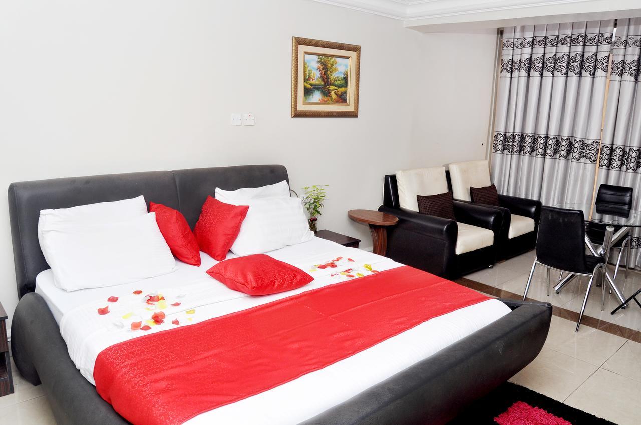 Primal Hotel Isaac John Gra Ikeja Bagian luar foto